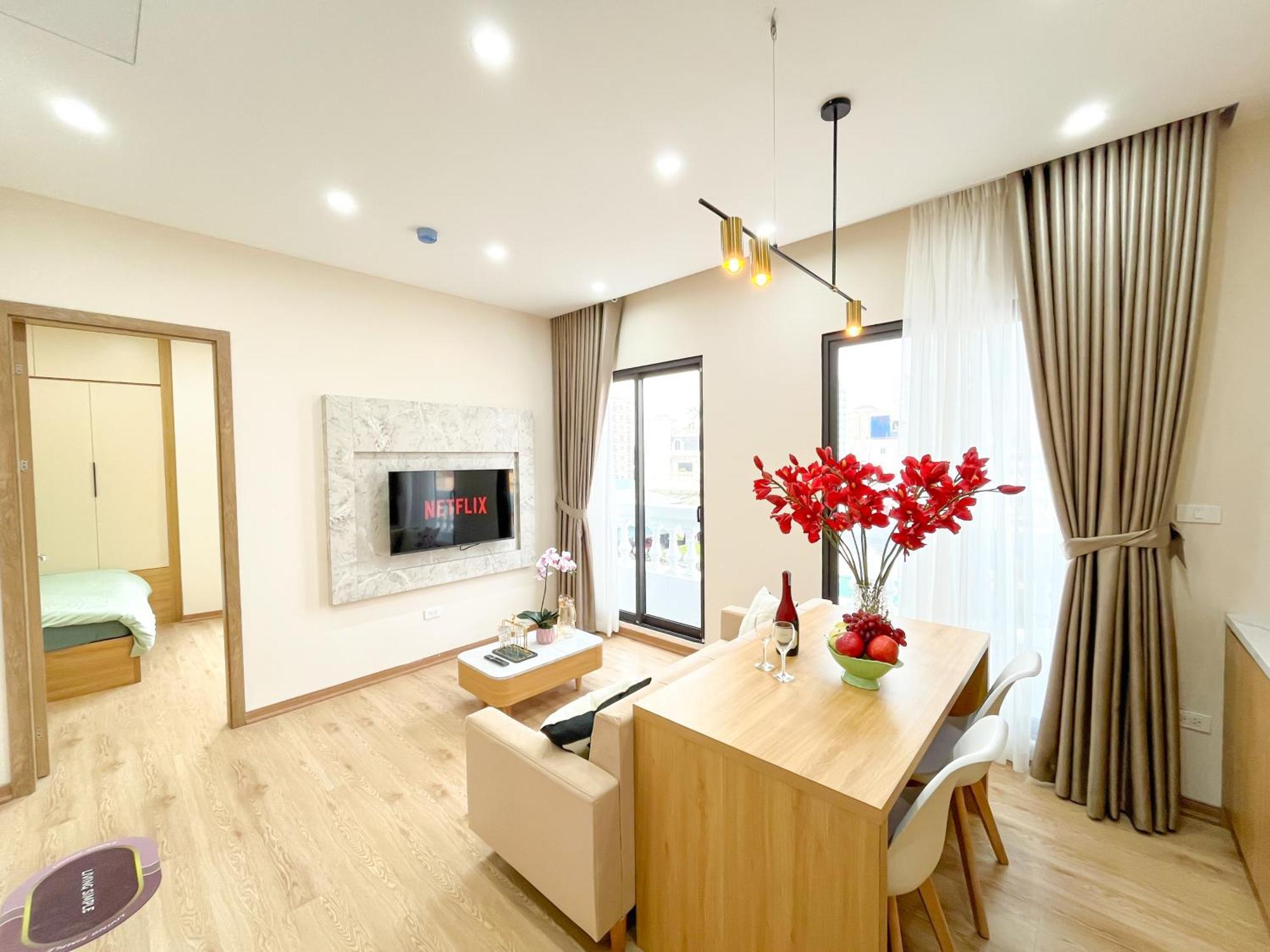 Amazing Housing Lac Long Quan Hanoi Bagian luar foto