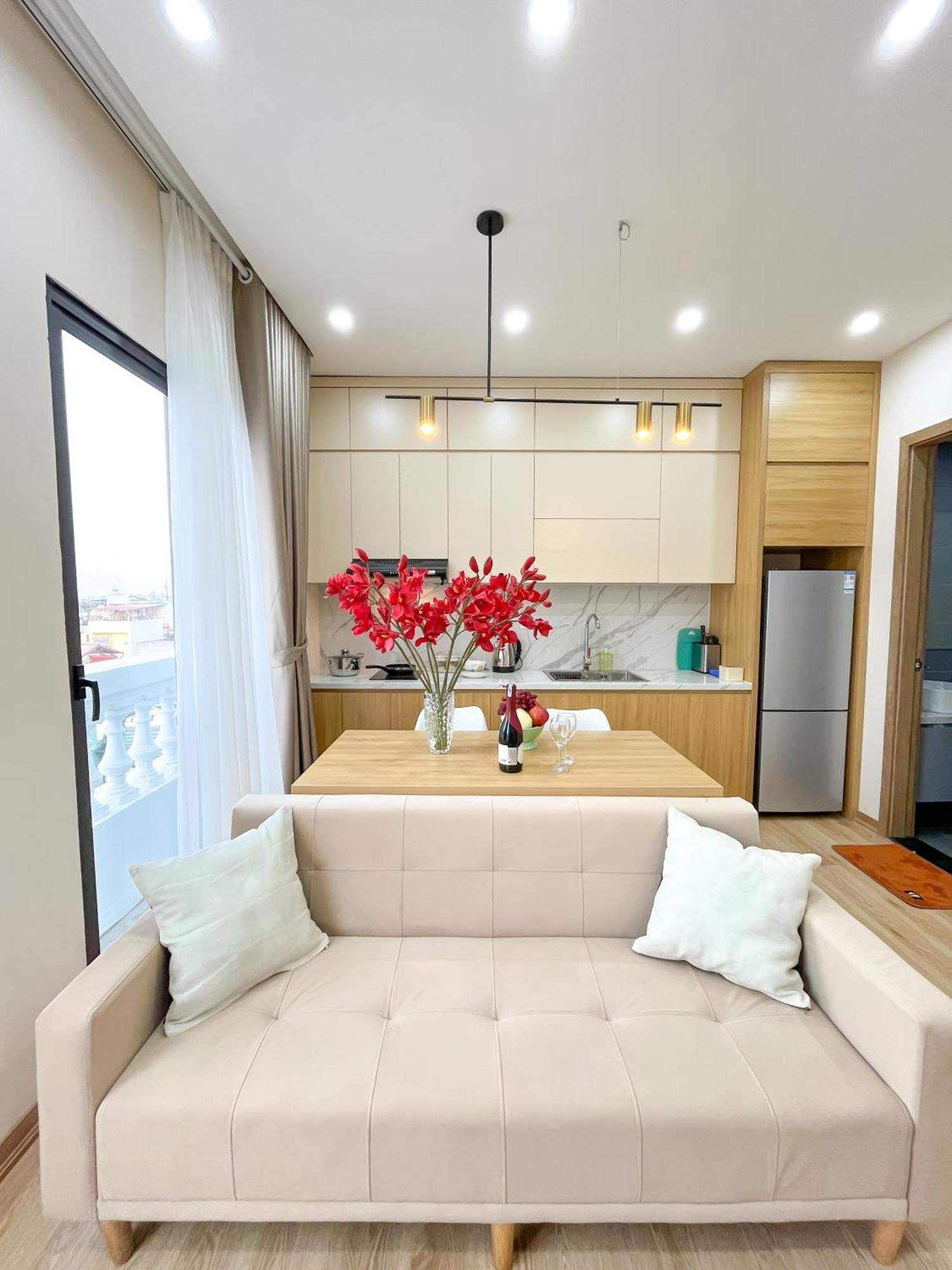 Amazing Housing Lac Long Quan Hanoi Bagian luar foto