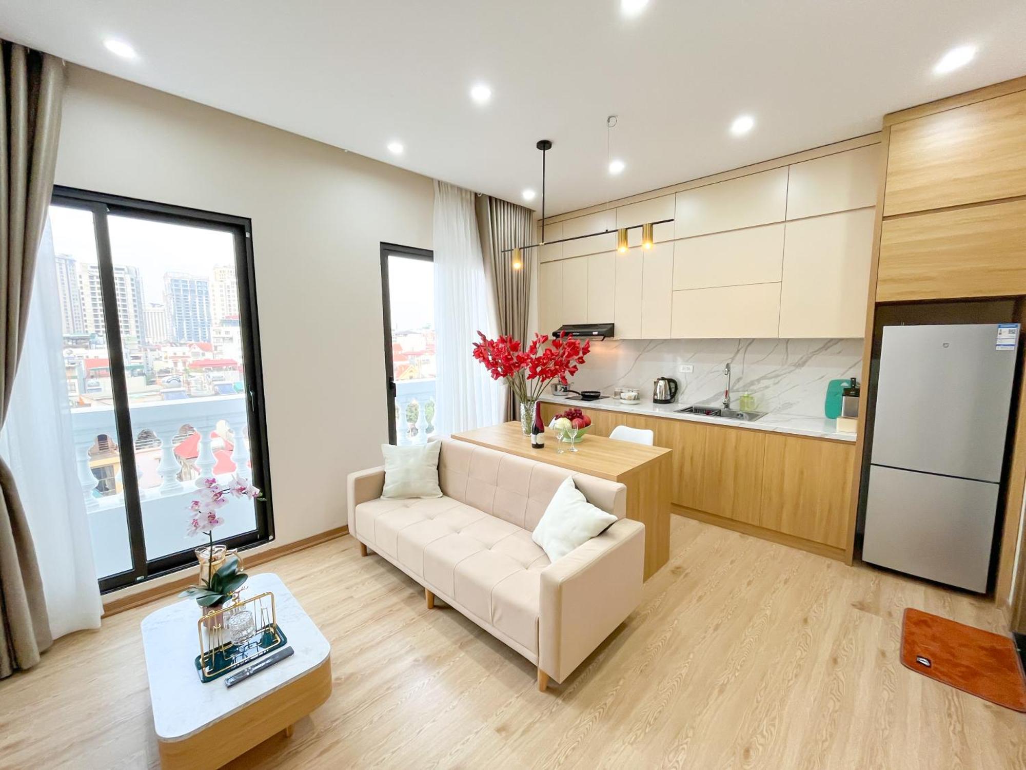 Amazing Housing Lac Long Quan Hanoi Bagian luar foto