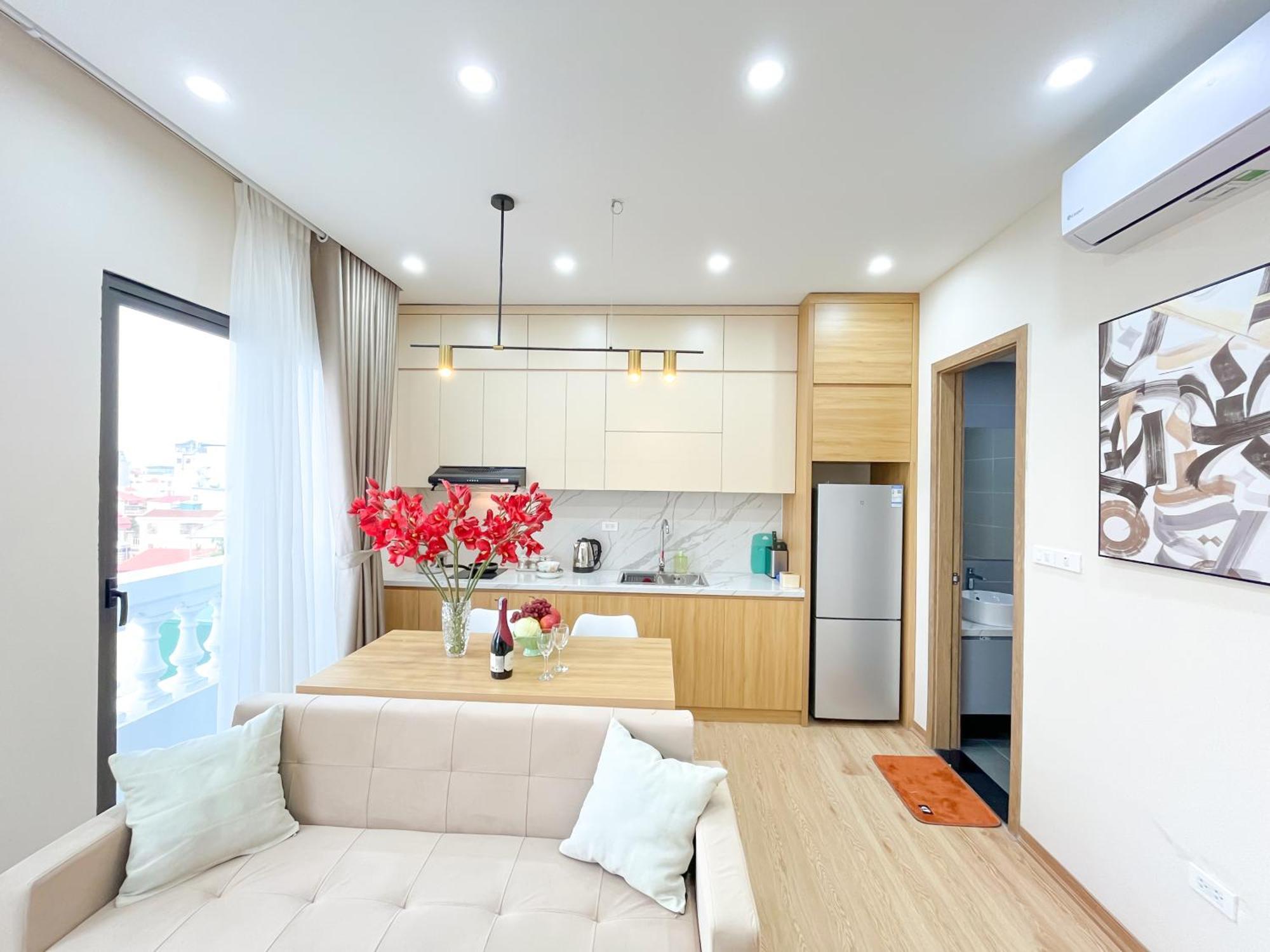 Amazing Housing Lac Long Quan Hanoi Bagian luar foto