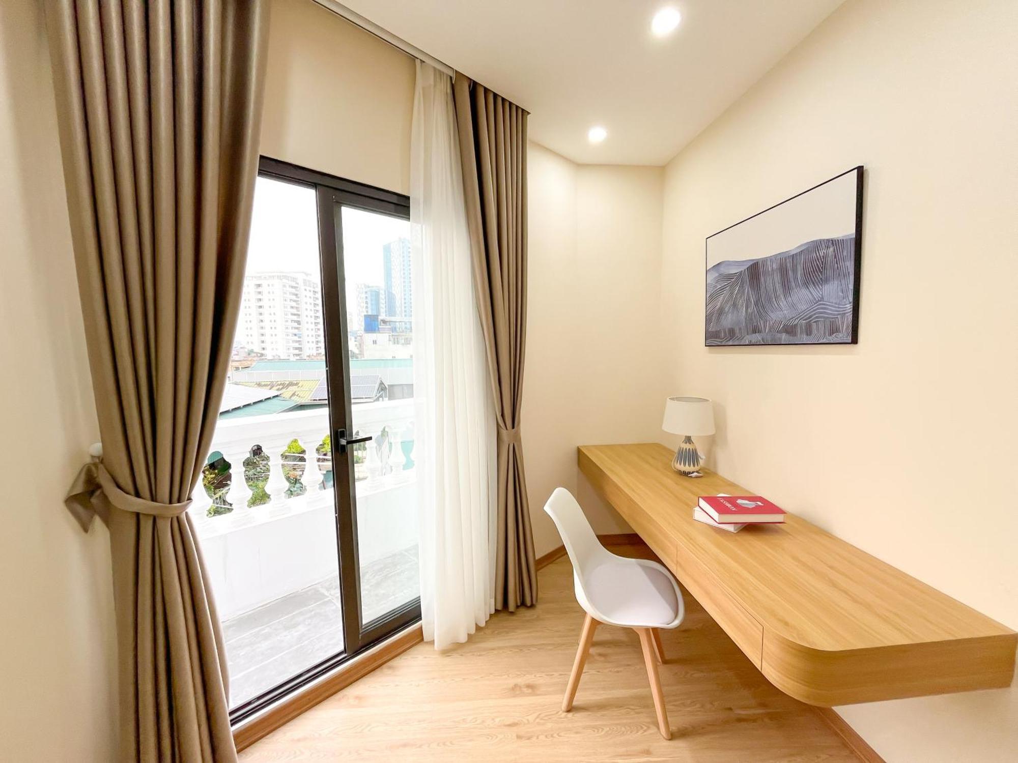 Amazing Housing Lac Long Quan Hanoi Bagian luar foto