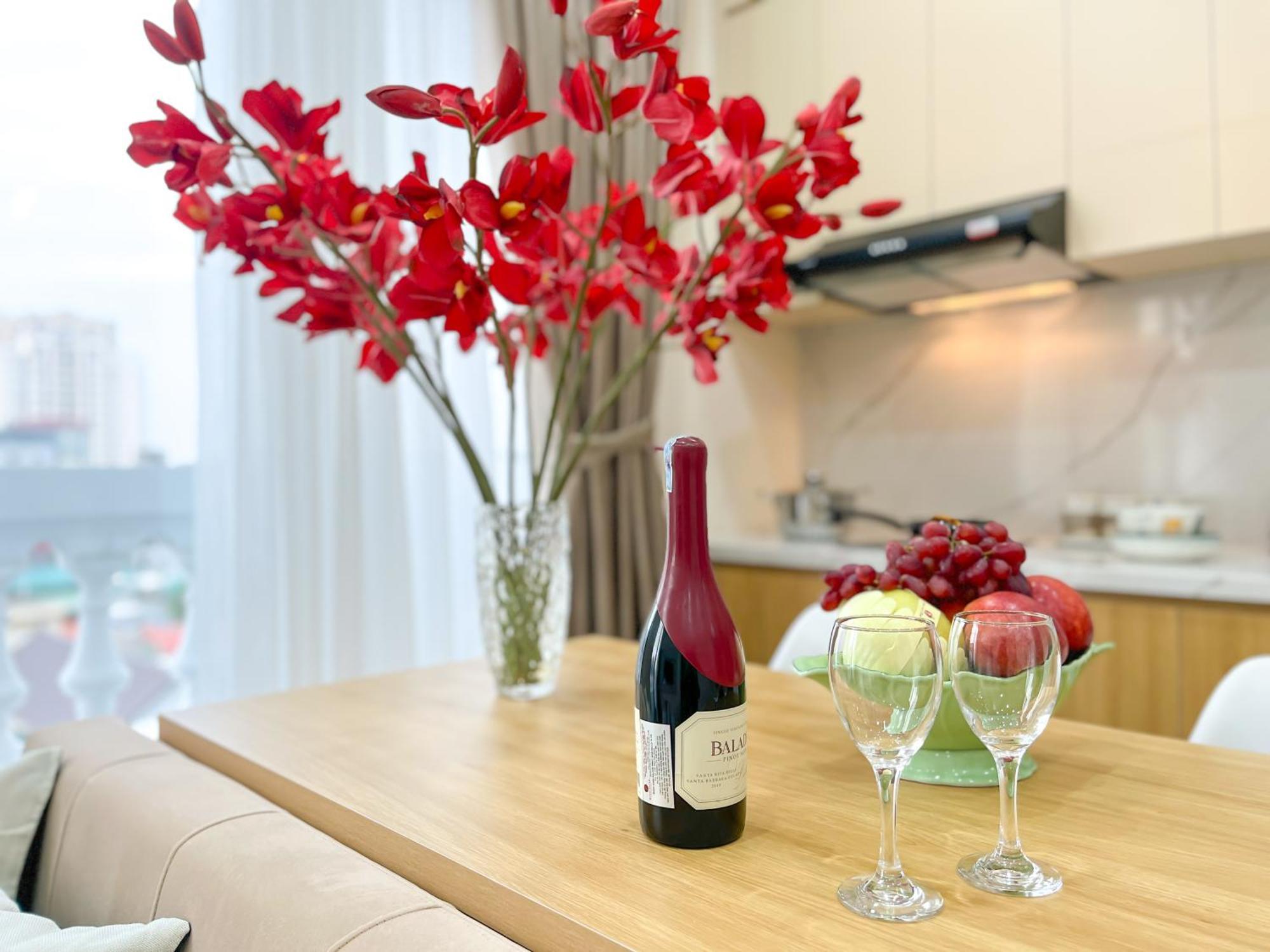 Amazing Housing Lac Long Quan Hanoi Bagian luar foto
