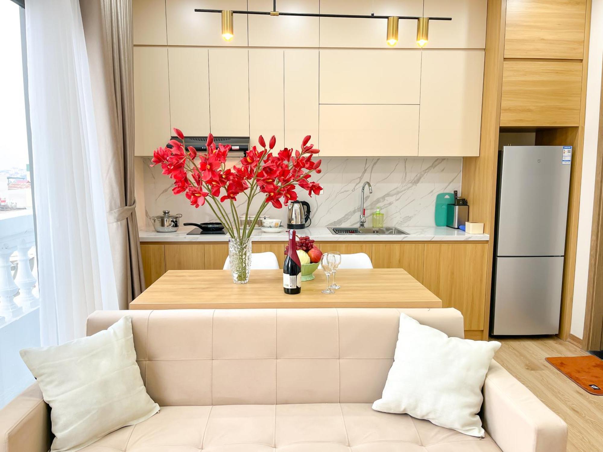 Amazing Housing Lac Long Quan Hanoi Bagian luar foto
