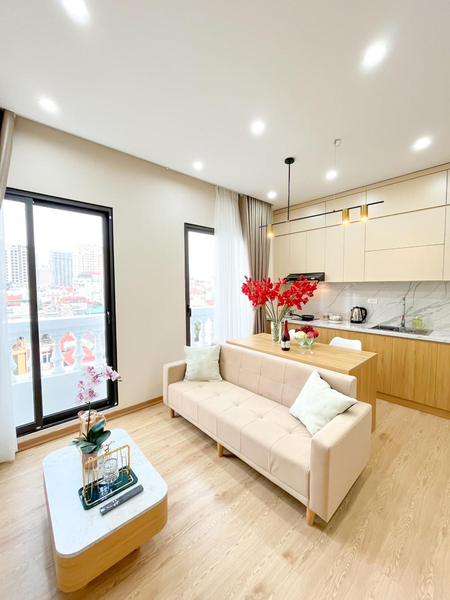 Amazing Housing Lac Long Quan Hanoi Bagian luar foto