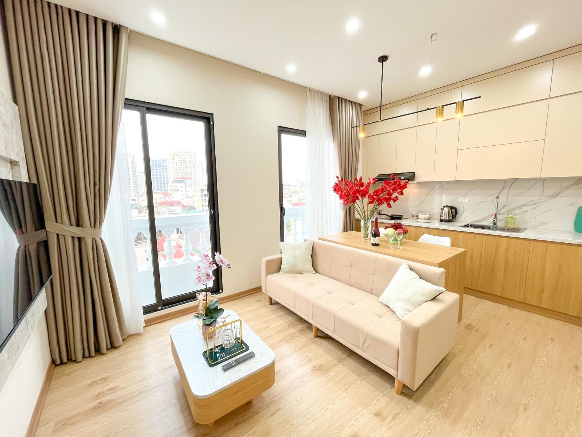 Amazing Housing Lac Long Quan Hanoi Bagian luar foto