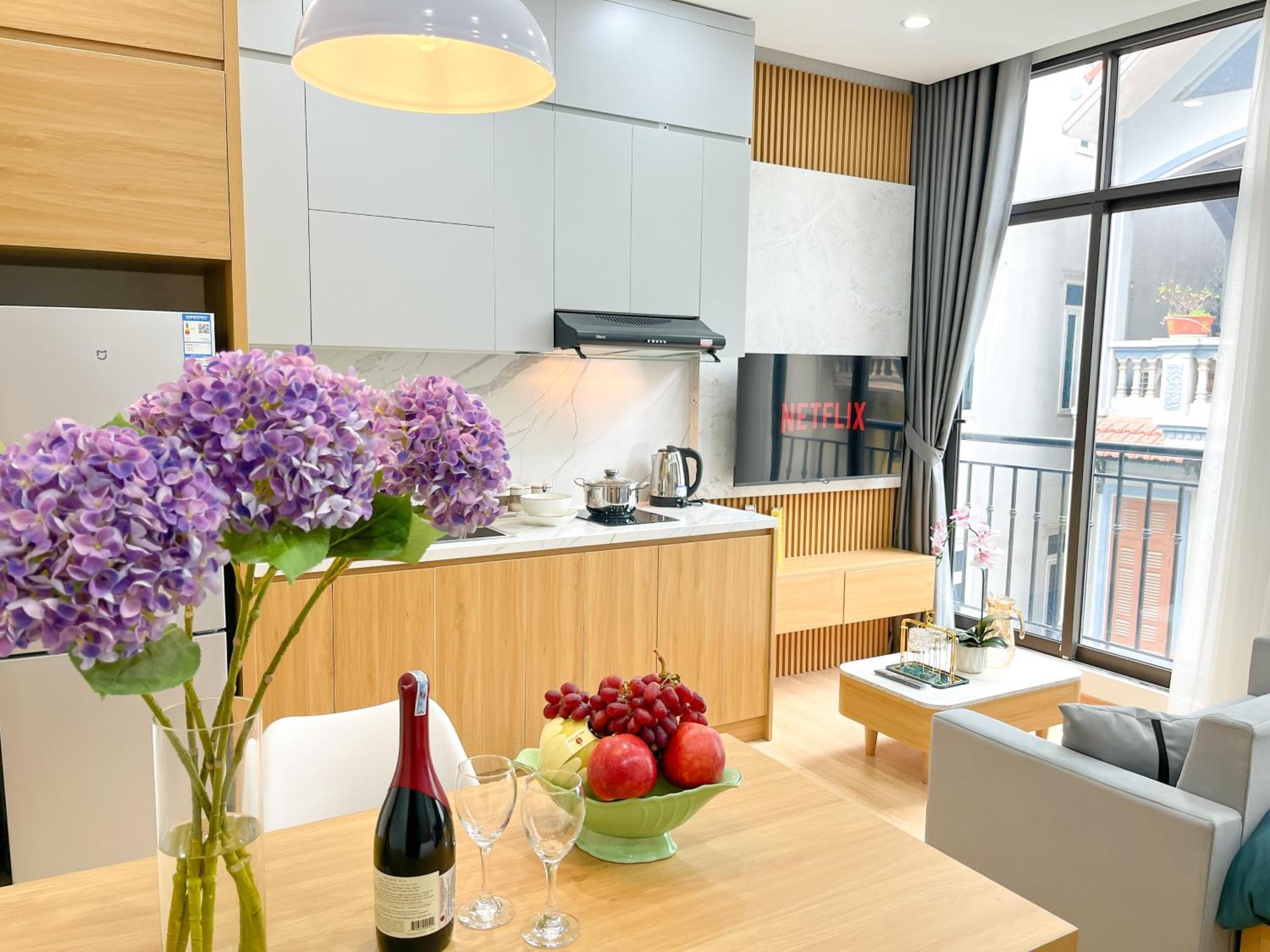 Amazing Housing Lac Long Quan Hanoi Bagian luar foto