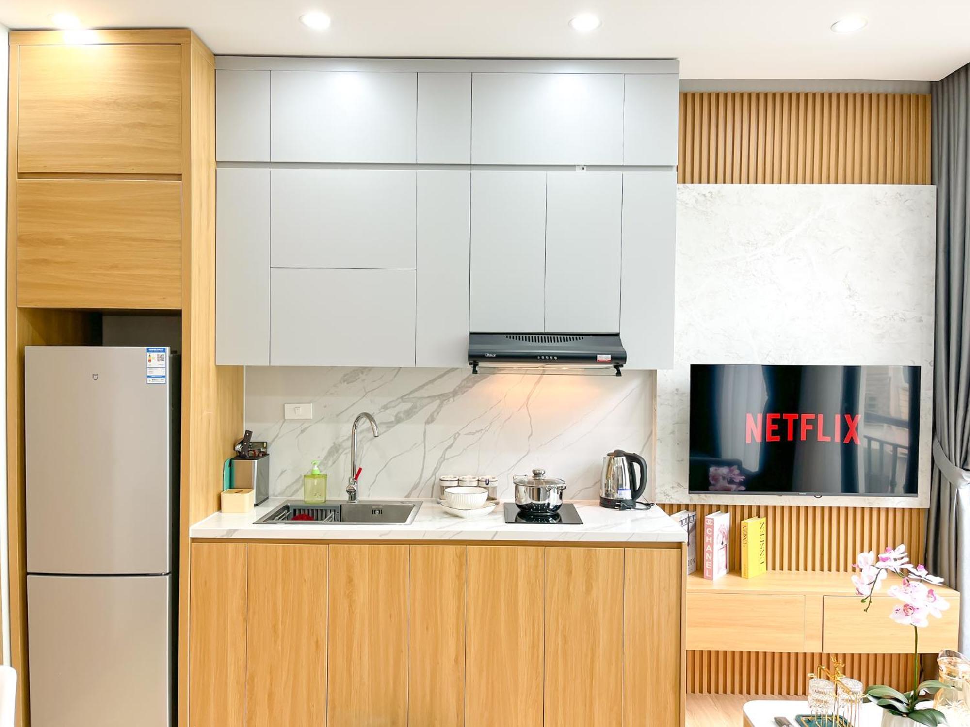 Amazing Housing Lac Long Quan Hanoi Bagian luar foto