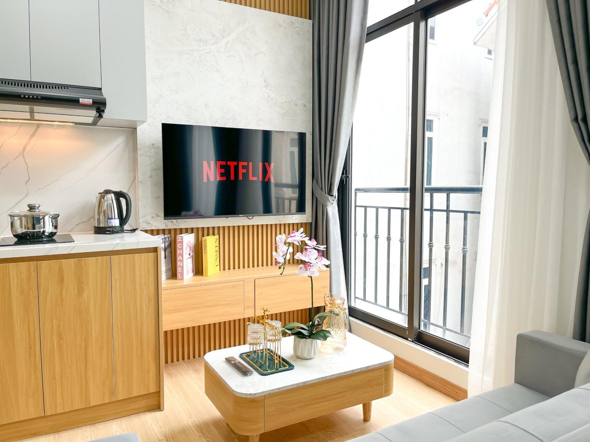 Amazing Housing Lac Long Quan Hanoi Bagian luar foto