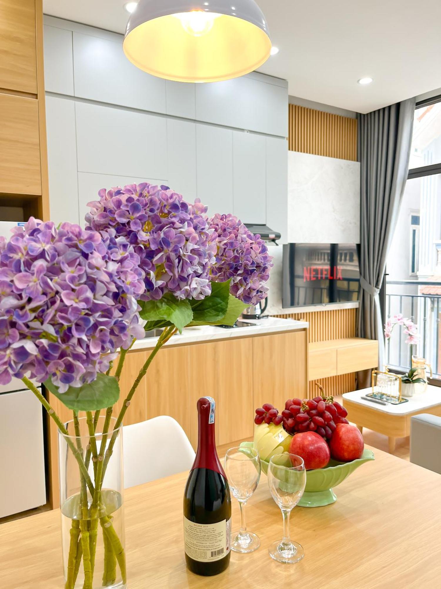 Amazing Housing Lac Long Quan Hanoi Bagian luar foto