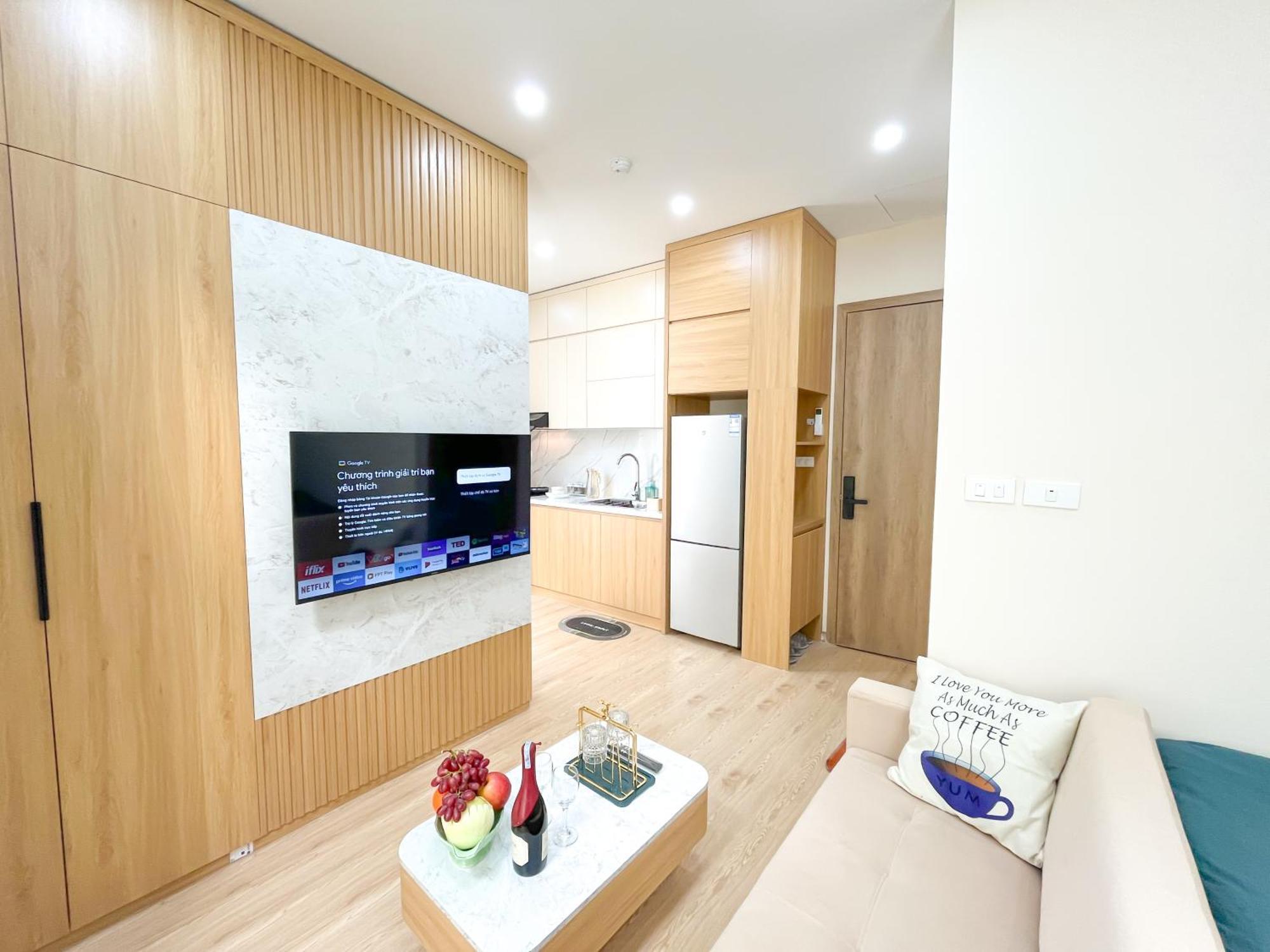 Amazing Housing Lac Long Quan Hanoi Bagian luar foto